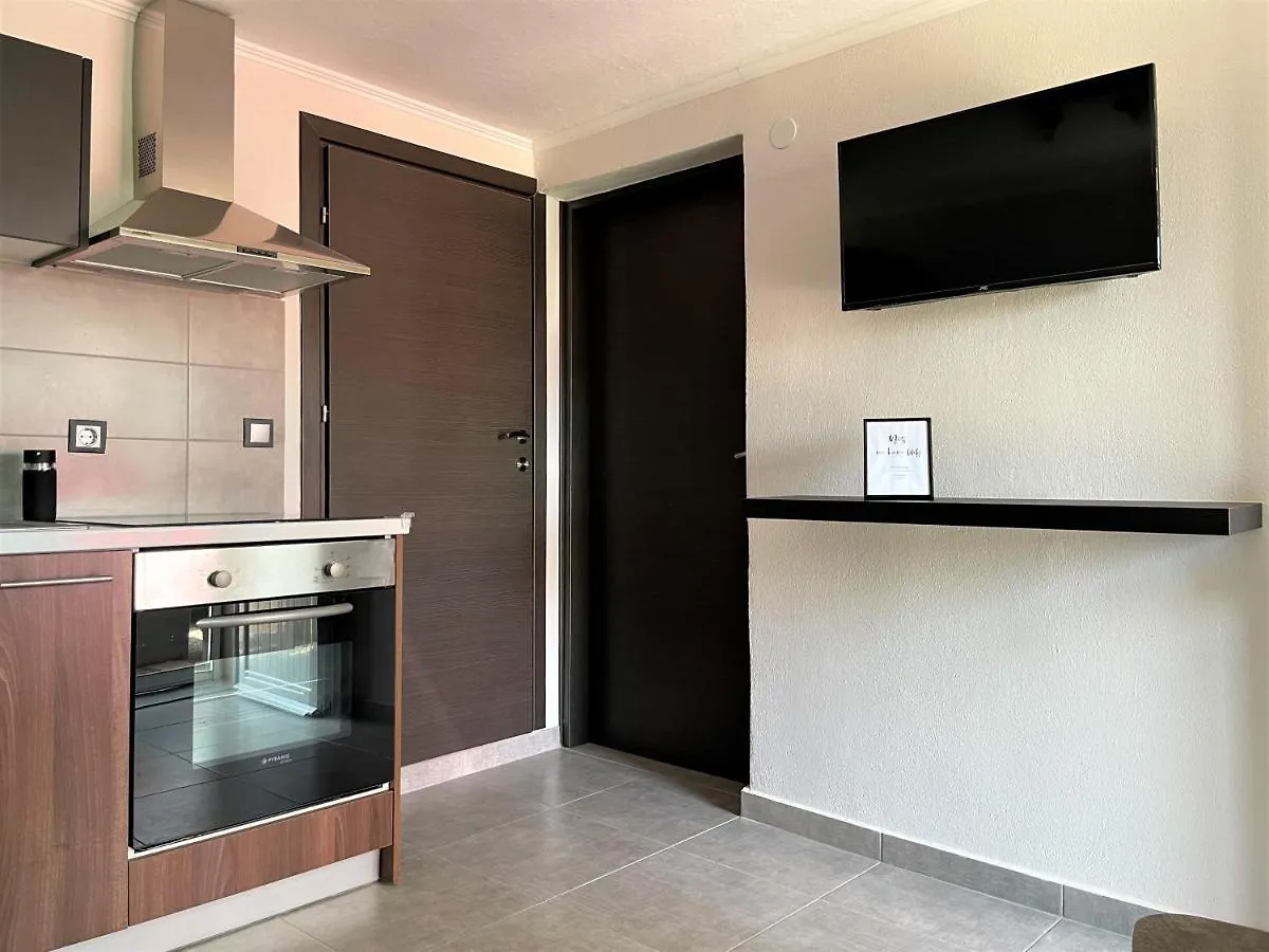 Athina'S Apartments & Studio Nikiti